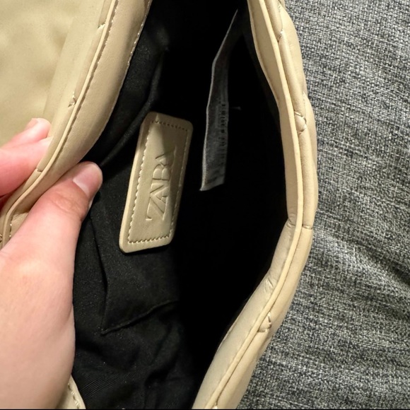 Zara medium women shoulder bag beige new with gold chain - Picture 5 of 5